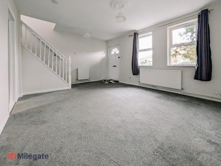 3 bedroom semi-detached house to rent - Photo 2