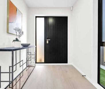 Spacious & Beautifully Designed 3-Bedroom Family Home 2 Bathrooms +... - Photo 5