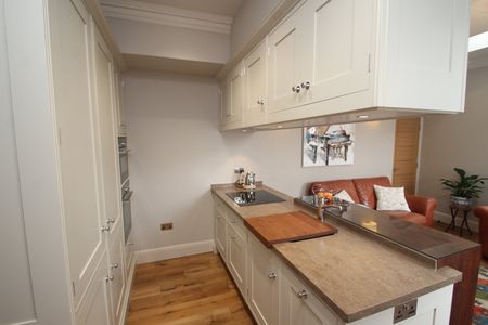 2 bedroom apartment to rent - Photo 5