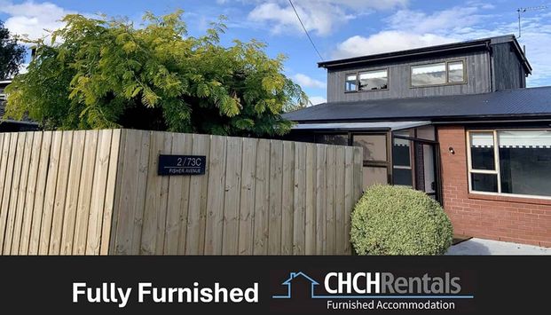 FULLY FURNISHED BEAUTIFULLY SYTLED REAR TOWNHOUSE IN PRIME LOCATION! - Photo 1