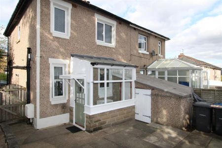 3 bedroom semi-detached house to rent - Photo 5