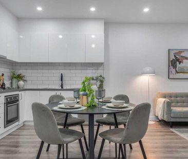Comfortable Three-Bedroom Home with Ensuite, Ducted Heating and Spl... - Photo 3