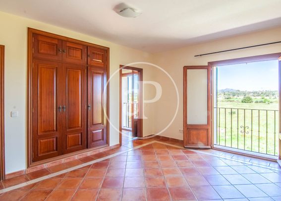 Rustic finca for rent with five bedrooms in Santanyí - Photo 1