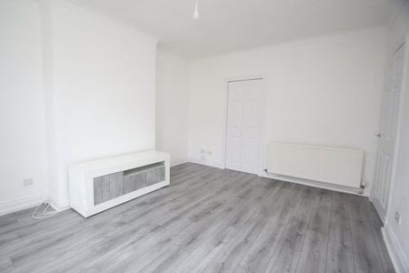 Menzies Road, Glasgow, G21 - Photo 2