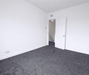 3 bedroom end of terrace house to rent - Photo 3