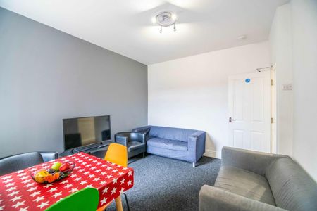 28 Siward Street - Photo 2