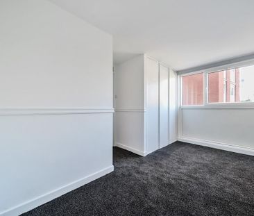 3 bedroom apartment to rent - Photo 2