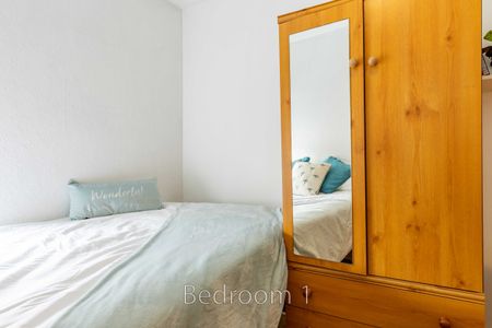 Room 5 - Photo 4