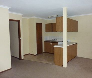 ONE BEDROOM UNIT IN GREAT LOCATION - Photo 2