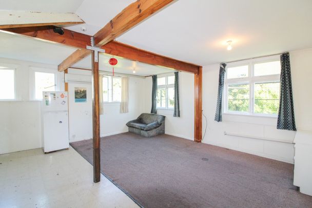 The Attic - Character 6 Bedroom Flat in Historic Building for 2026 - Photo 1