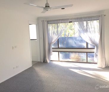 Granny-Flat with Private Backyard! - Photo 3