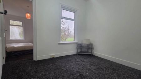 2 bedroom end of terrace house to rent - Photo 4