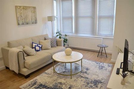 Onslow Gardens, Wallington, SM6 - Photo 2