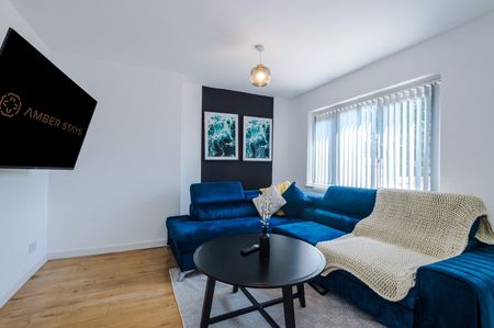 4 Bed Semi-Detached House, Wynn Street, B15 - Photo 2