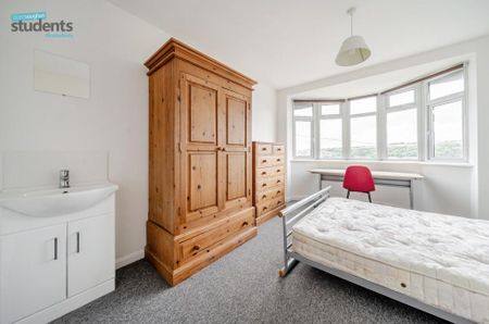 6 bedroom detached house to rent - Photo 4