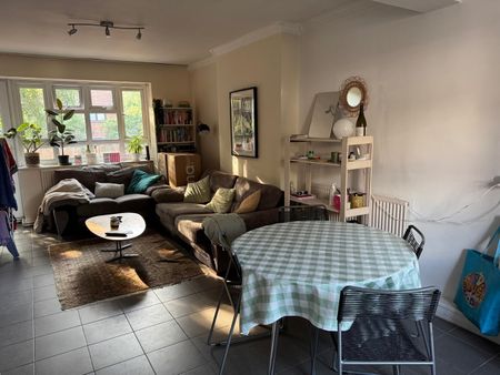 3 Bed Flat, Browning House, N16 - Photo 5