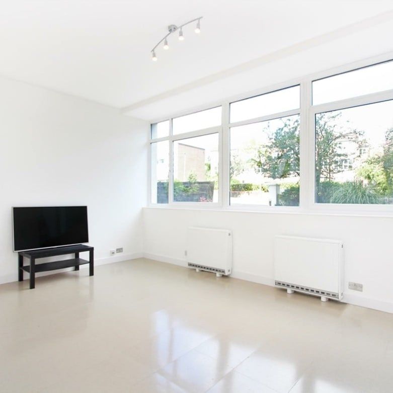 Studio Flat, Kersfield House, SW15 - Photo 1