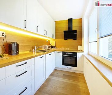 Moderní a zrekonstruovaný byt 3+1 s lodžií v ulici Dykova, Mělník - Фото 1