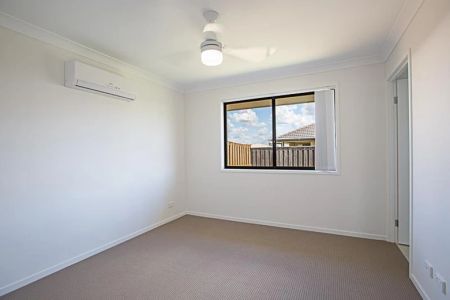 1/21 Azure Street, Rosewood QLD 4340 - House For Rent - $500 | Domain - Photo 3