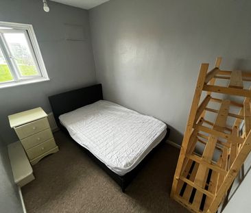 4 Bed Flat, Gainsborough Square, BS7 - Photo 5