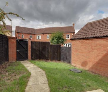 2 bedroom semi-detached house to rent - Photo 4