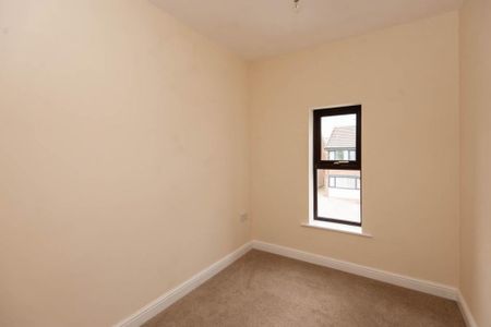 3 bedroom end of terrace house to rent - Photo 3