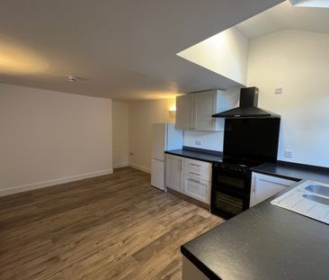 Dove Bank, UTTOXETER - Photo 3