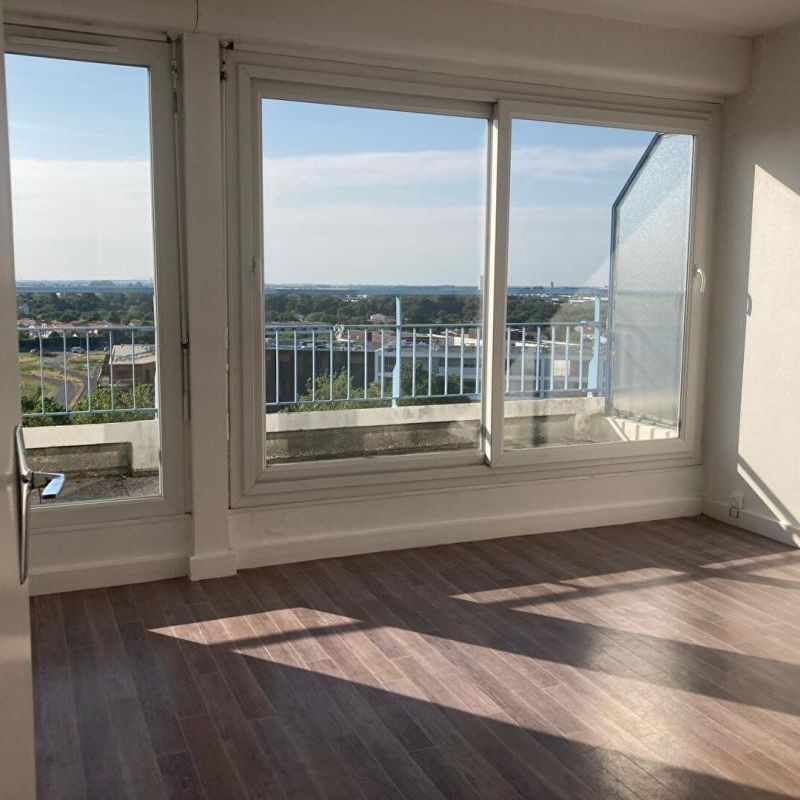 Location Appartement 4 pièces 109m² LA ROCHELLE 17000 - Photo 1