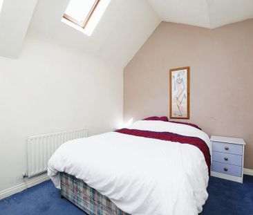3 bedroom end of terrace house to rent - Photo 2
