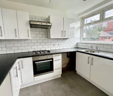 3 bedroom House To Let - Photo 2