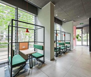 Skylark Point, Stratford, E20 - Photo 1
