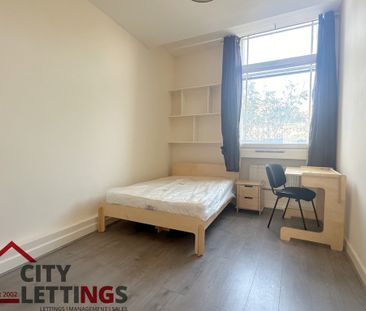 4 Bedroom Apartment - Photo 5