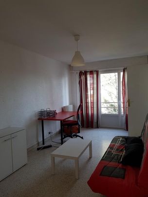 F1 meublé 31.5 m², balcon. Cuisine Equipée Indépendante. - Photo 1