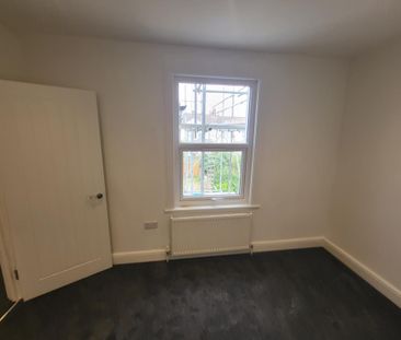 4 bedroom terraced house to rent - Photo 1