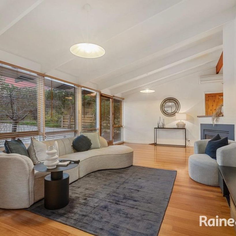 Fully Furnished Luxury Home in Belair - Huge Savings with 9.8kw Solar system - Photo 1