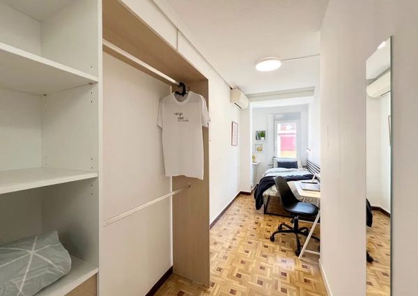 Calle Pedro Heredia, Madrid, Community of Madrid 28028