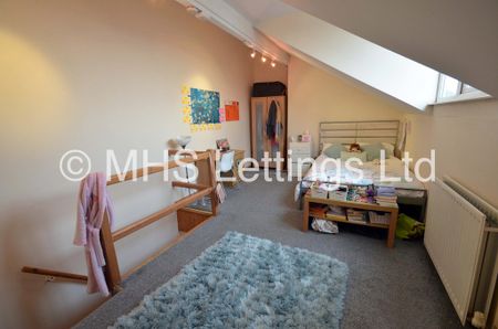 3 Bedroom Mid Terraced House for rent in Beechwood Mount - Photo 5