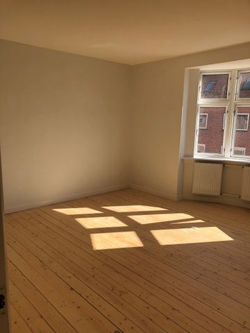 Indbydende lejlighed med lys og charme i Aalborg - Foto 3