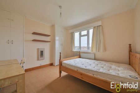 Carlyle Avenue, Brighton, BN2 - Photo 4