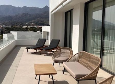 5 bedroom luxury Villa for rent in Marbella Del Este, Spain - Photo 5