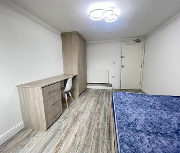 4 bedroom terraced house to rent - Photo 2