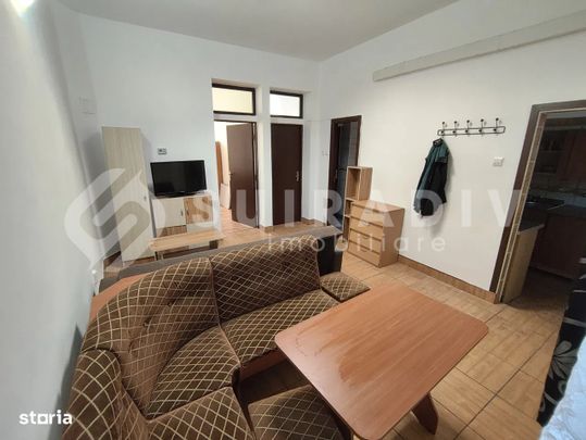 Apartament 3 camere semidecomandate, terasă – zona Decebal - Photo 1