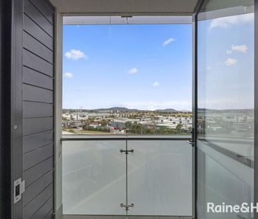 Stylish Apartment Living in the Heart of Gungahlin - Photo 5