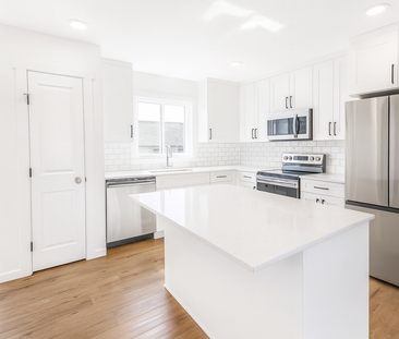 BRAND NEW 3 BED, 2.5 BATH, 2 STOREY TOWNHOUSE W/A DETACHED DOUBLE G... - Photo 1