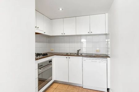 Modern Coastal Living in the Heart of Manly - Photo 2