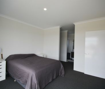 Madora Bay Coastal Lifestyle! - Photo 4