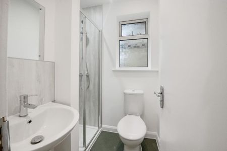 3 bedroom semi-detached house to rent - Photo 4