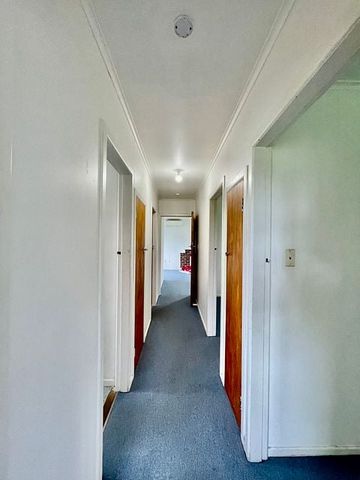 3 Bedroom House in Papatoetoe - Photo 4