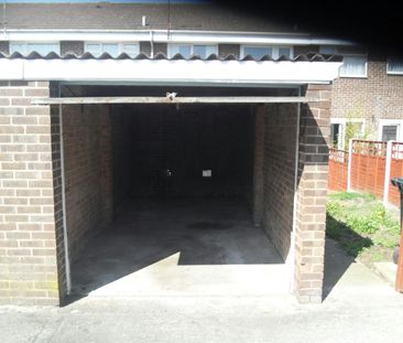 Terraced House to rent on - Photo 2