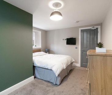 6 bedroom flat to rent - Photo 5